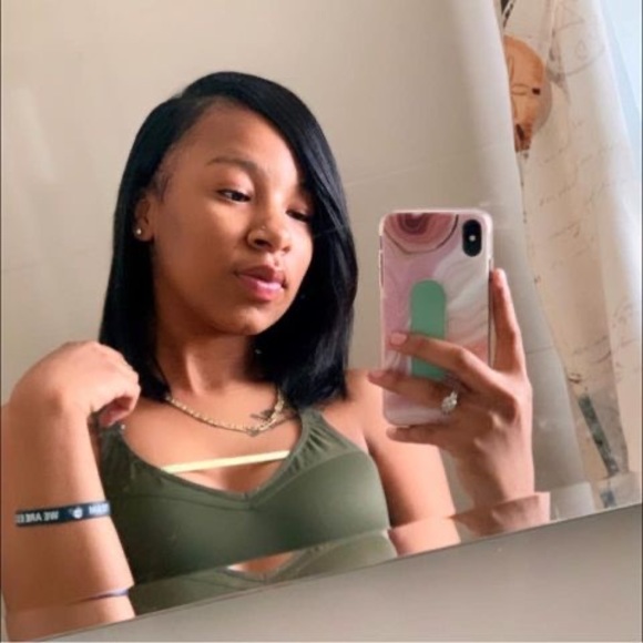 Meet your Posher, Trinity - Picture 1 of 1